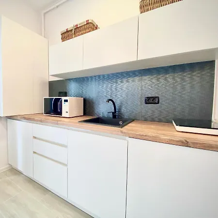 Seashell Apartment *