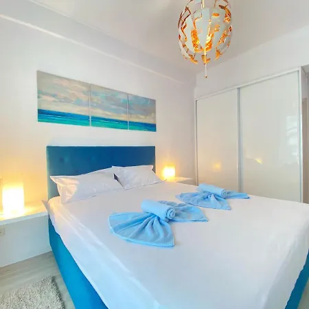 Seashell Apartment *
